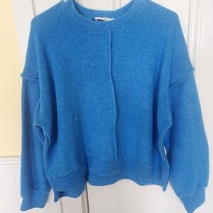 Zenana Outfitters Vibrant Blue Crew Neck Sweater.  Size L/XL